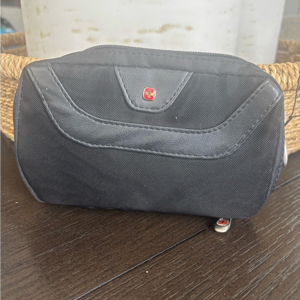 NEW Victorinox Swiss Army Golf Caddy Accessory